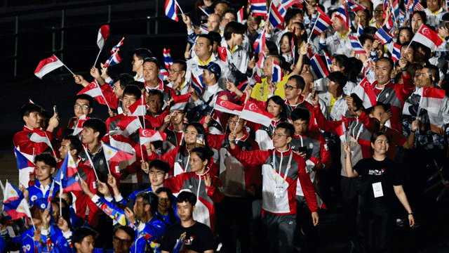 勇士104-96鹈鹕，巴特勒24+8+10，格林9中0，锡安25分