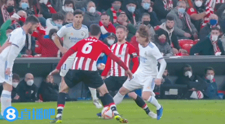 图片报：吉拉西在多特年入900万欧，去沙特可获得双倍收入