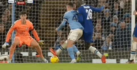 今年上海双雄争冠战启用外籍裁判，去年的主裁为傅明、李海新